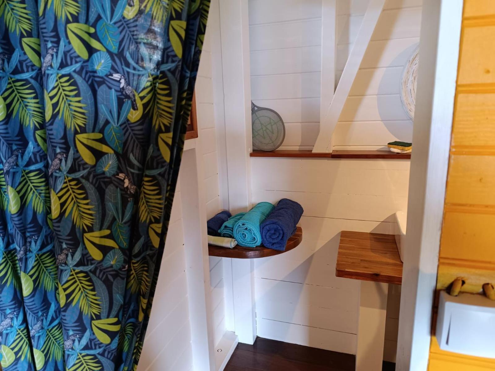 Ti Kaz Anoli Cottage En Bois Avec Vue Sur La Baie Terre-de-Bas 외부 사진