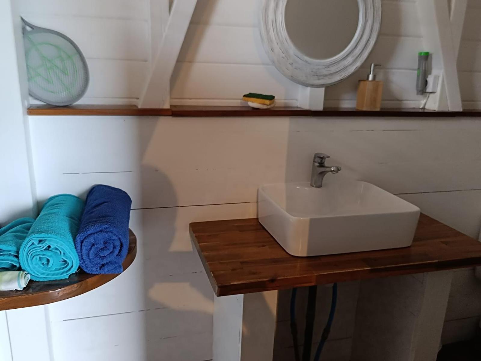Ti Kaz Anoli Cottage En Bois Avec Vue Sur La Baie Terre-de-Bas 외부 사진